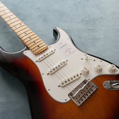 Fender Made in Japan Hybrid II Stratocaster Maple 3-Color Sunburst