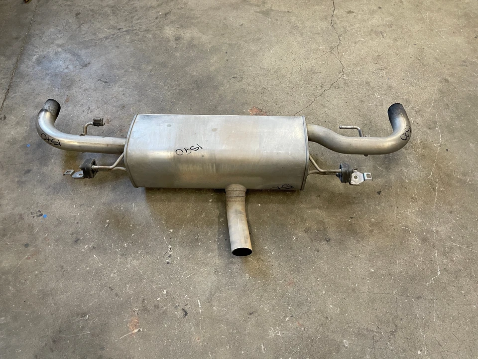 Silenciador de escape trasero Alfa Romeo Stelvio 2018-2022 2,0 L 1570 OEM Foto 4 de 4