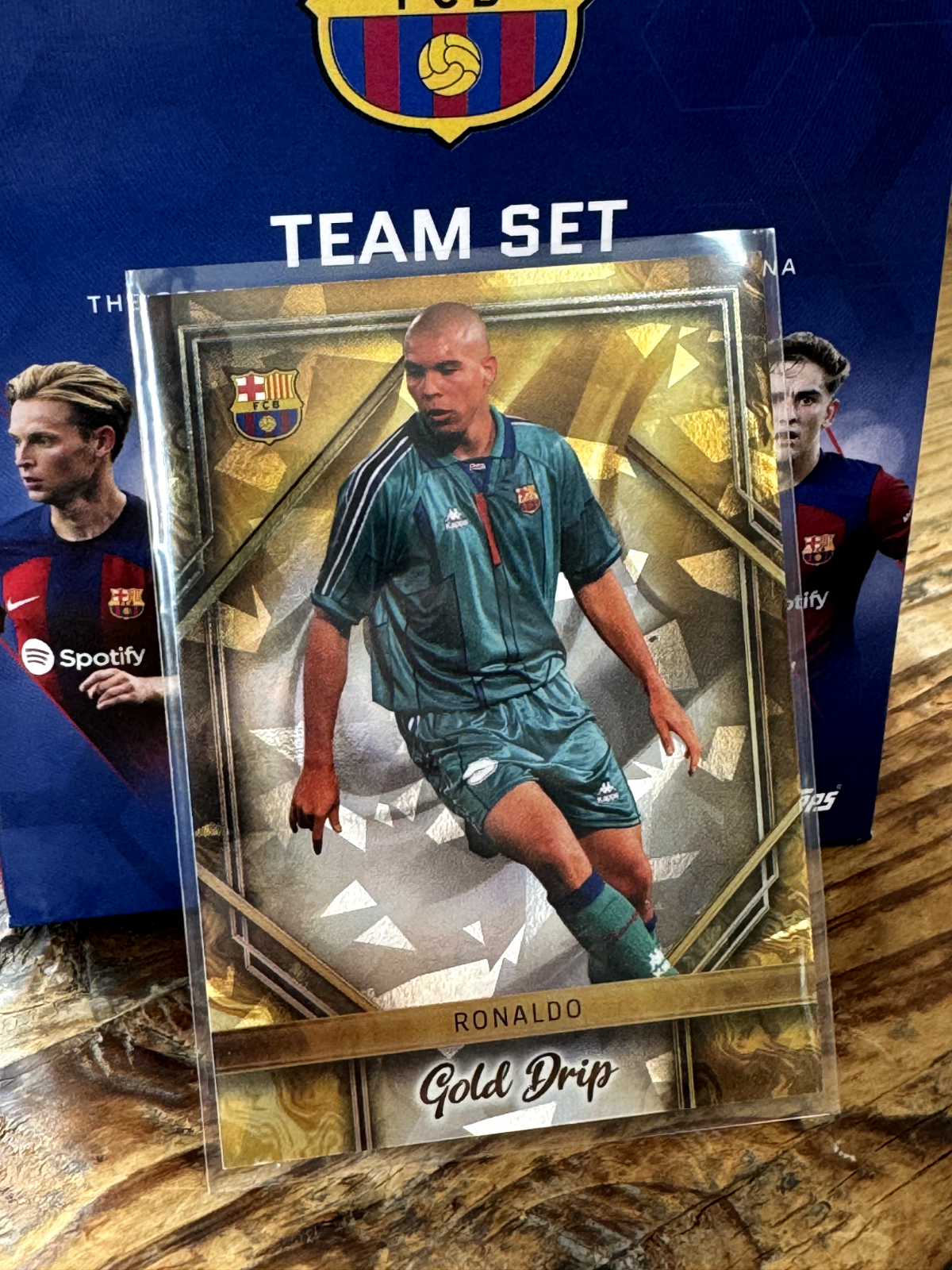 RONALDO R9 - GOLD DRIP ICY FOIL - GD-2 - TOPPS FC BARCELONA TEAM 