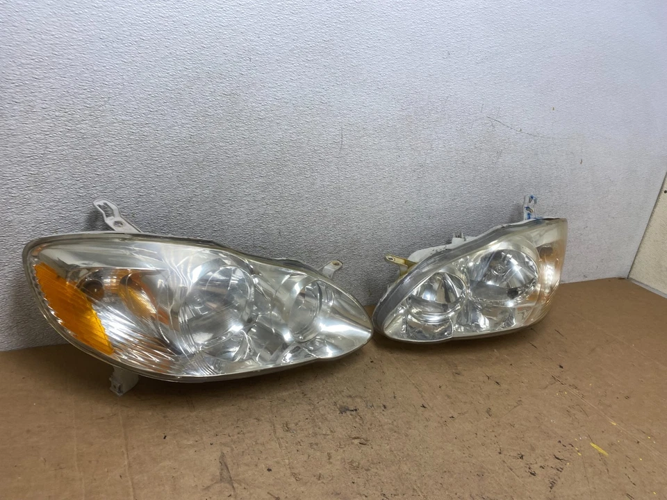 Juego de faros halógenos laterales izquierdo+derecho Toyota Corolla 2005 a 2008 OEM T5388 DW Foto 3 de 4