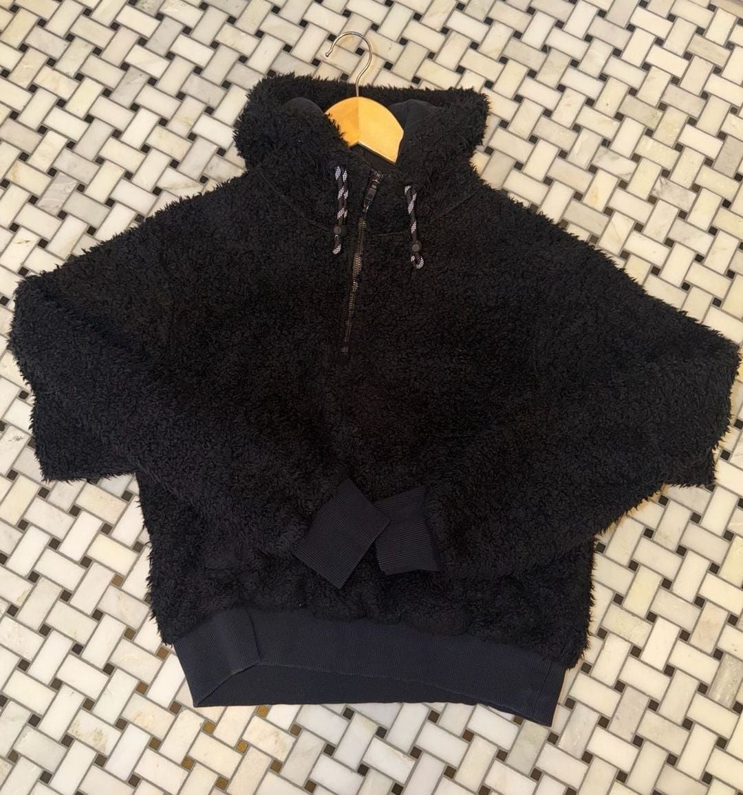 Lululemon Black Sherpa Fleece Half-Zip Pullover Hoodie best for small, photo 2