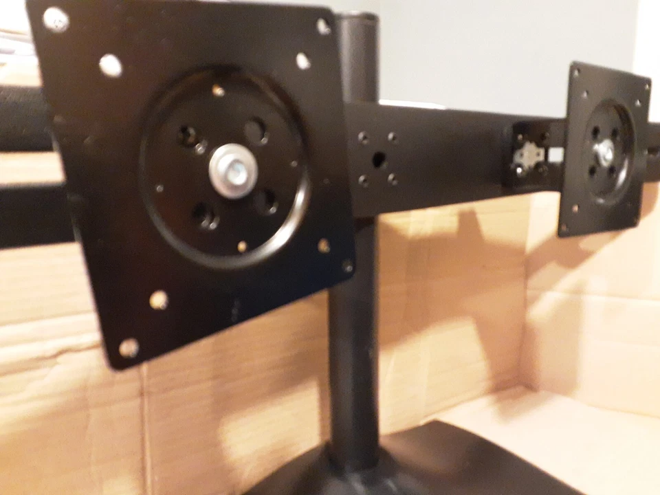 Ergotron 33-322-200 Dual Monitor Horizontal Desk Stand - Image 4 of 4