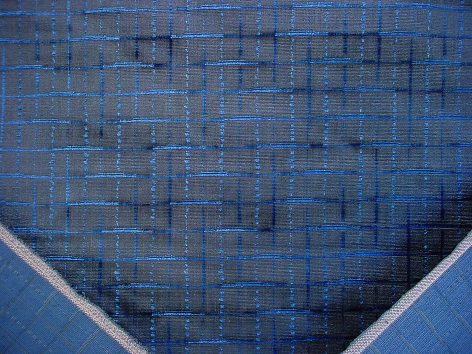 2-3/4Y Osborne Little F7295 Violetta Royal Blue Ariadne Velvet Upholstery Fabric - Image 4 of 4