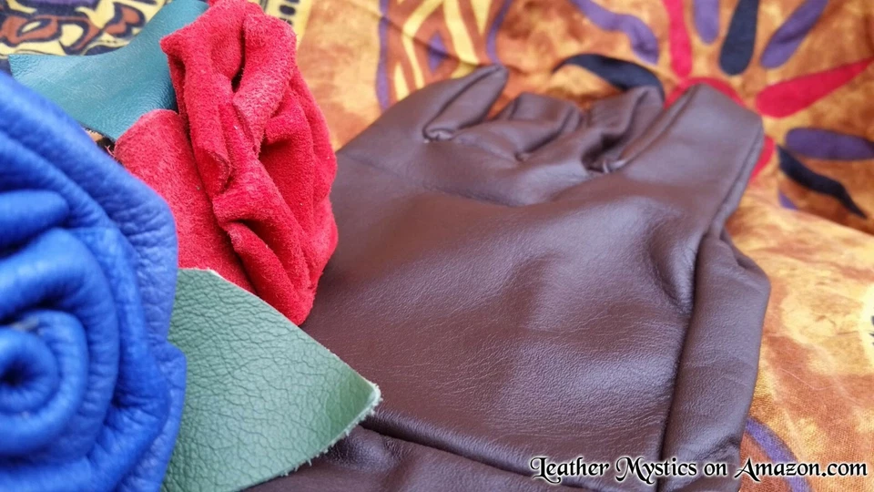 Guantes de guantelete de cuero marrón oscuro para ferias renacentistas, disfraces y teatro Foto 2 de 4