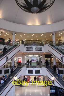 Foto 6x4 Waterside Centre Lincoln Das Atrium und die Treppe im Wasser c2011