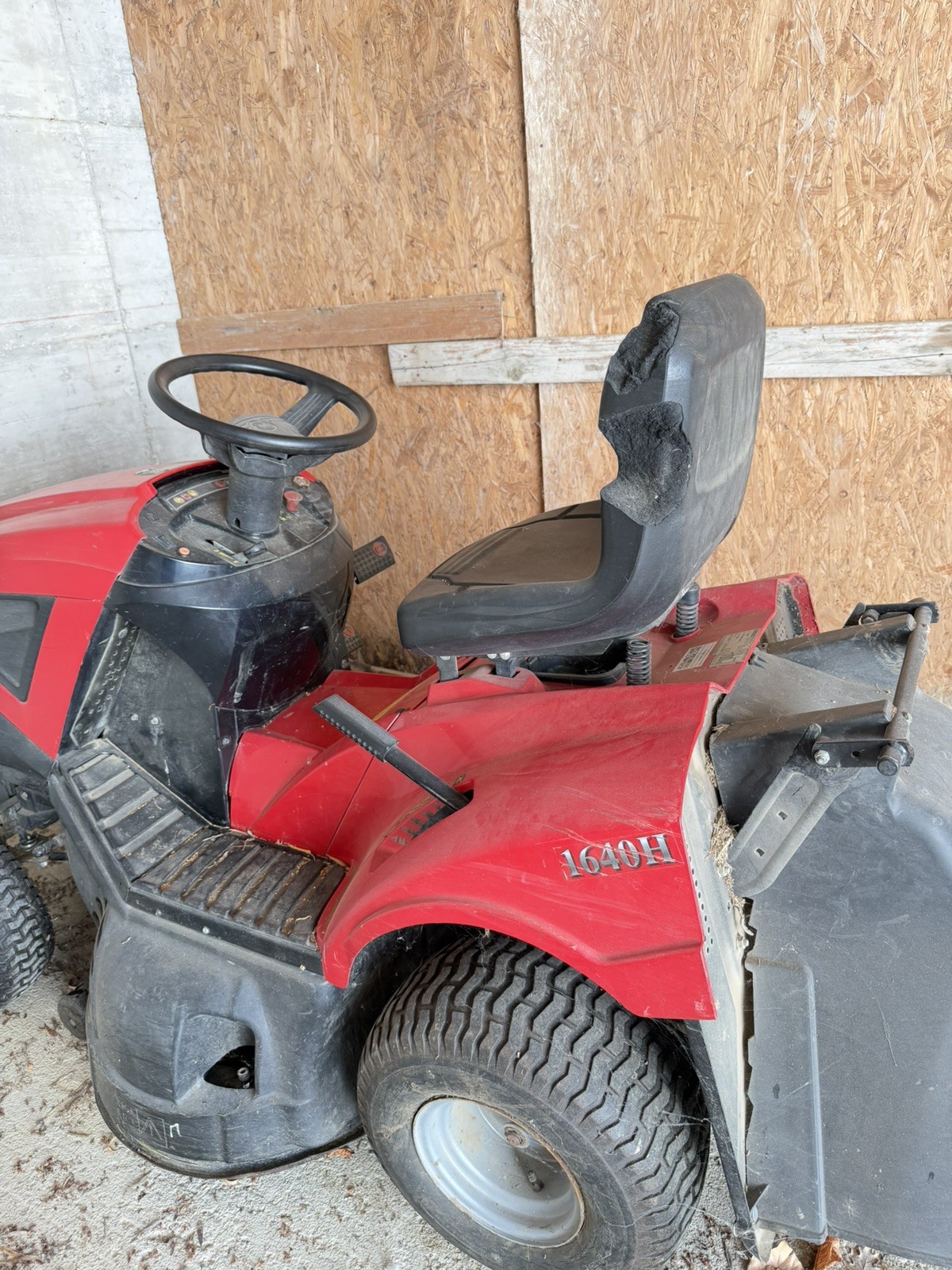 Trattorino Tagliaerba Mountfield 1640H Idrostatico + Cesto Raccolta 300L -Rimini