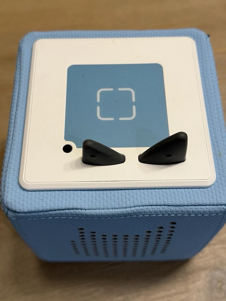 Tonies -  Toniebox Audio Player Bundle with Charger + 12 Toy Figurines - Clean - Image 4 of 4