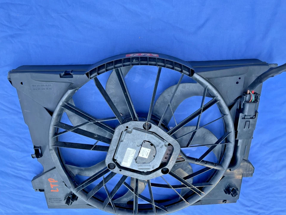 '03-11 梅赛德斯 W211 E500 CLS500 发动机电机冷却散热器风扇组件 原始设备制造商 — 第 2/4 张图片