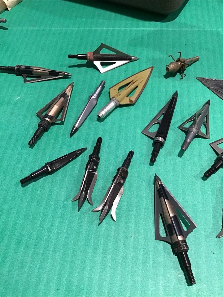 Lote de Varios Tiro con Arco Cabeza Ancha Thunderhead Bear más Accesorios Caja de Almacenamiento Foto 4 de 4