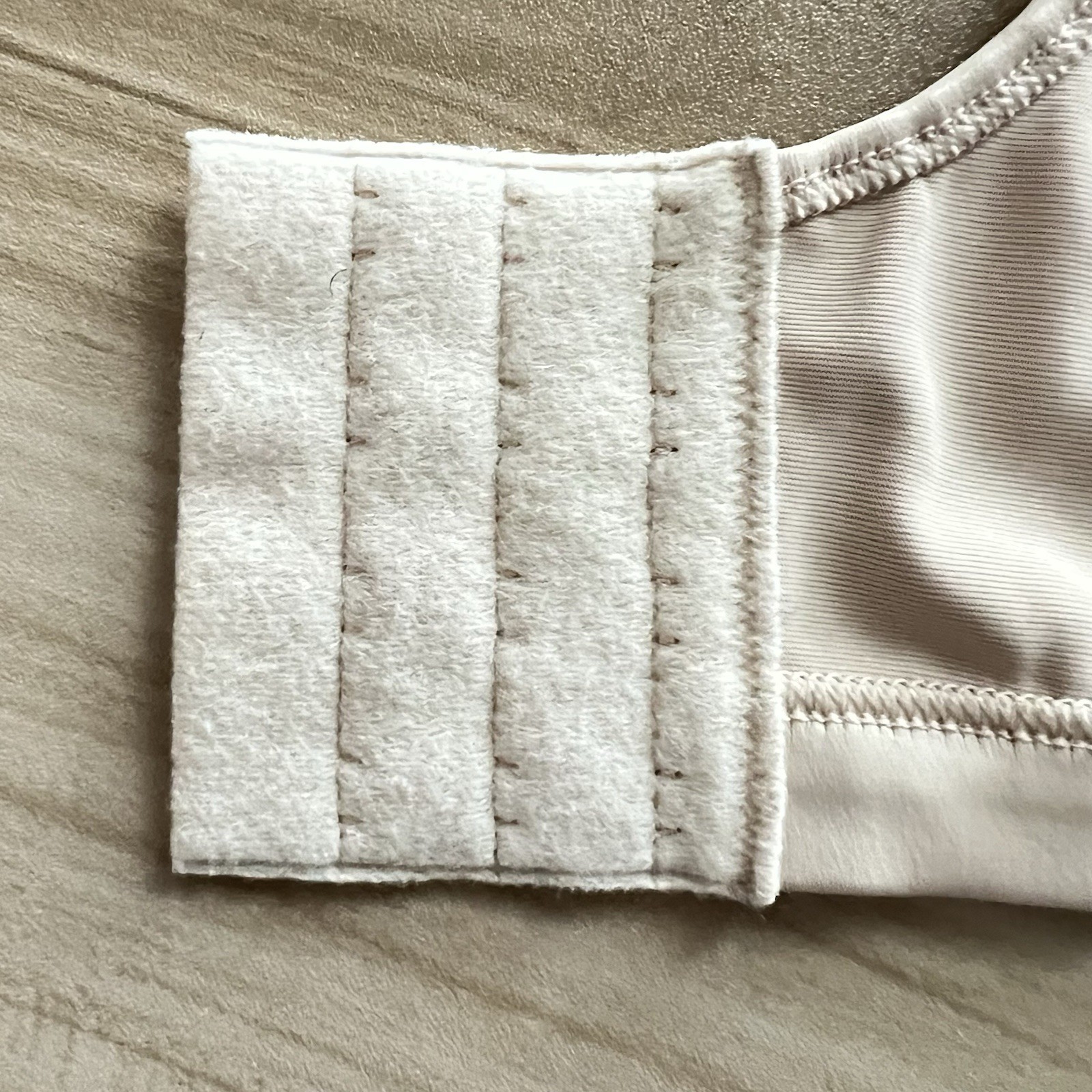 Bali Double Support Soft Touch Back Smoothing Wir… - image 11