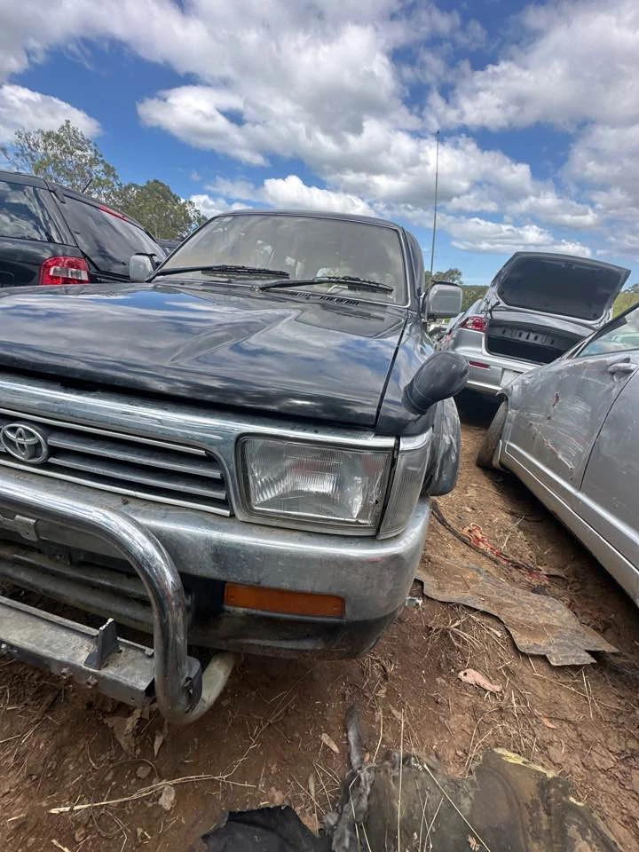 2000 Toyota Hilux LN RZN Right Driver Fog Light 1997-2001 #B556 - image 4 of 4