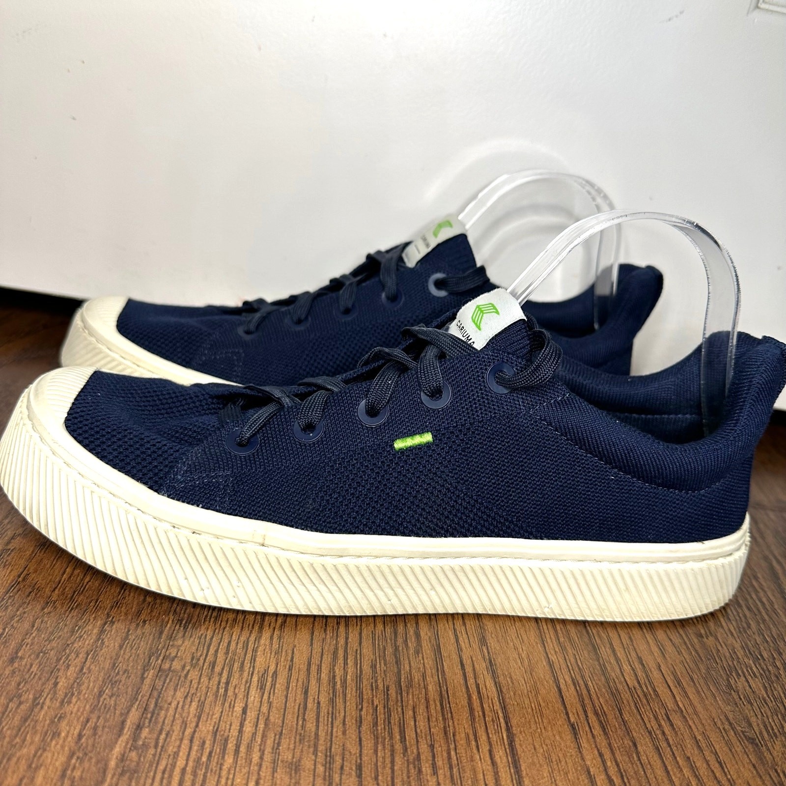 Cariuma Navy Blue Canvas Low Top Casual Sneakers Men's 9.5 Women's 11 Unisex