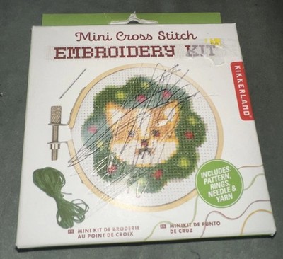 Kikkerland ''Cat Wreath'' Mini Cross Stitch Kit w/Hoop Size 3''.  New.  Needle Incl