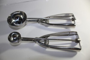 2 Lot 1/2 oz. & 2-1/2 oz.  18/8 Stainless Steel Dishers
