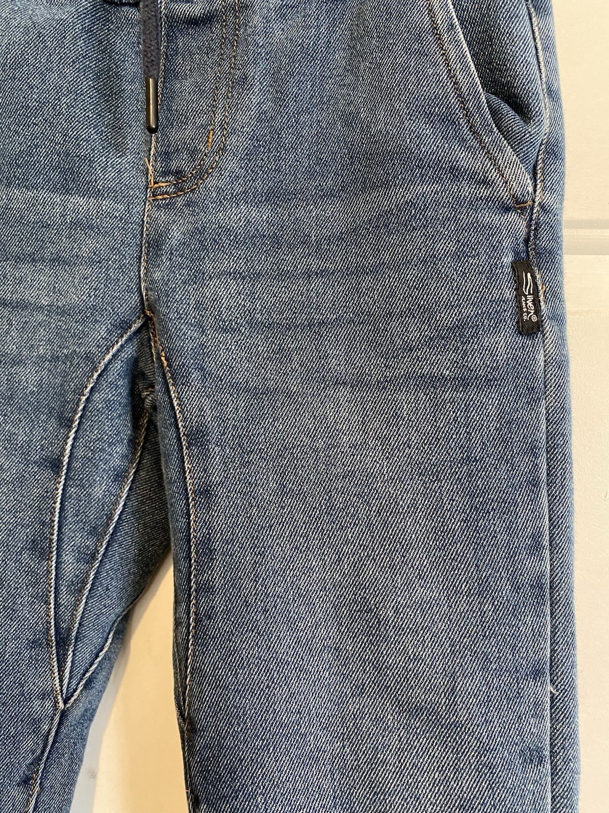Picture 3 of 8