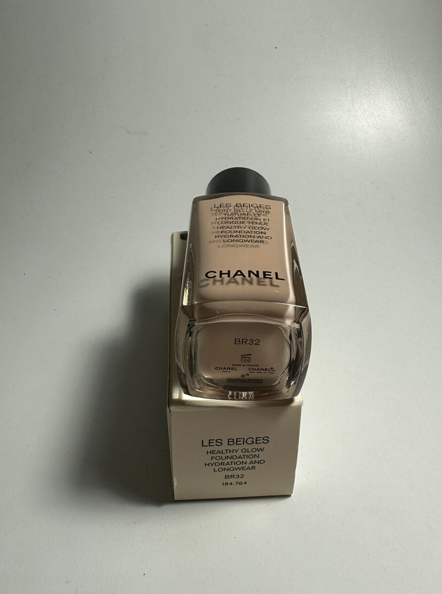 Chanel Les Beiges Healthy Glow Foundation Hydration and Longwear BR32- 1 fl  oz