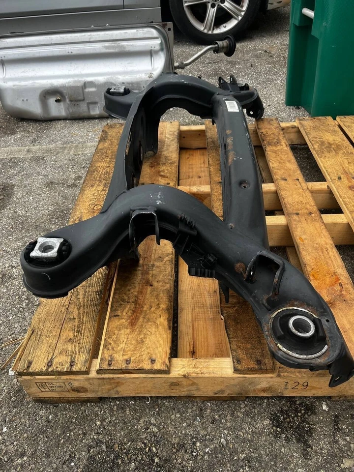 Mercedes Benz SLK350 SLK 350 R171 2005-11 subchasis trasero travesaño Foto 4 de 4