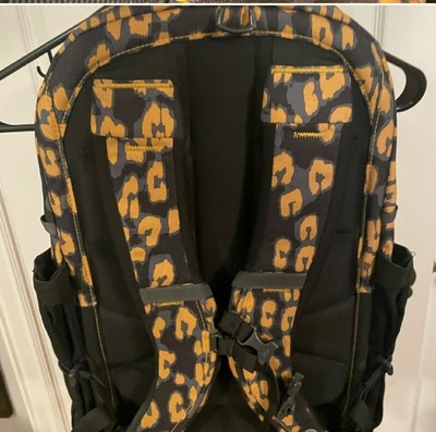 The North Face Backpack Borealis Leopard design EXCELLENT Conditon Rucksack The North Face Unisex Borealis Classic Summit Gold  main image 2