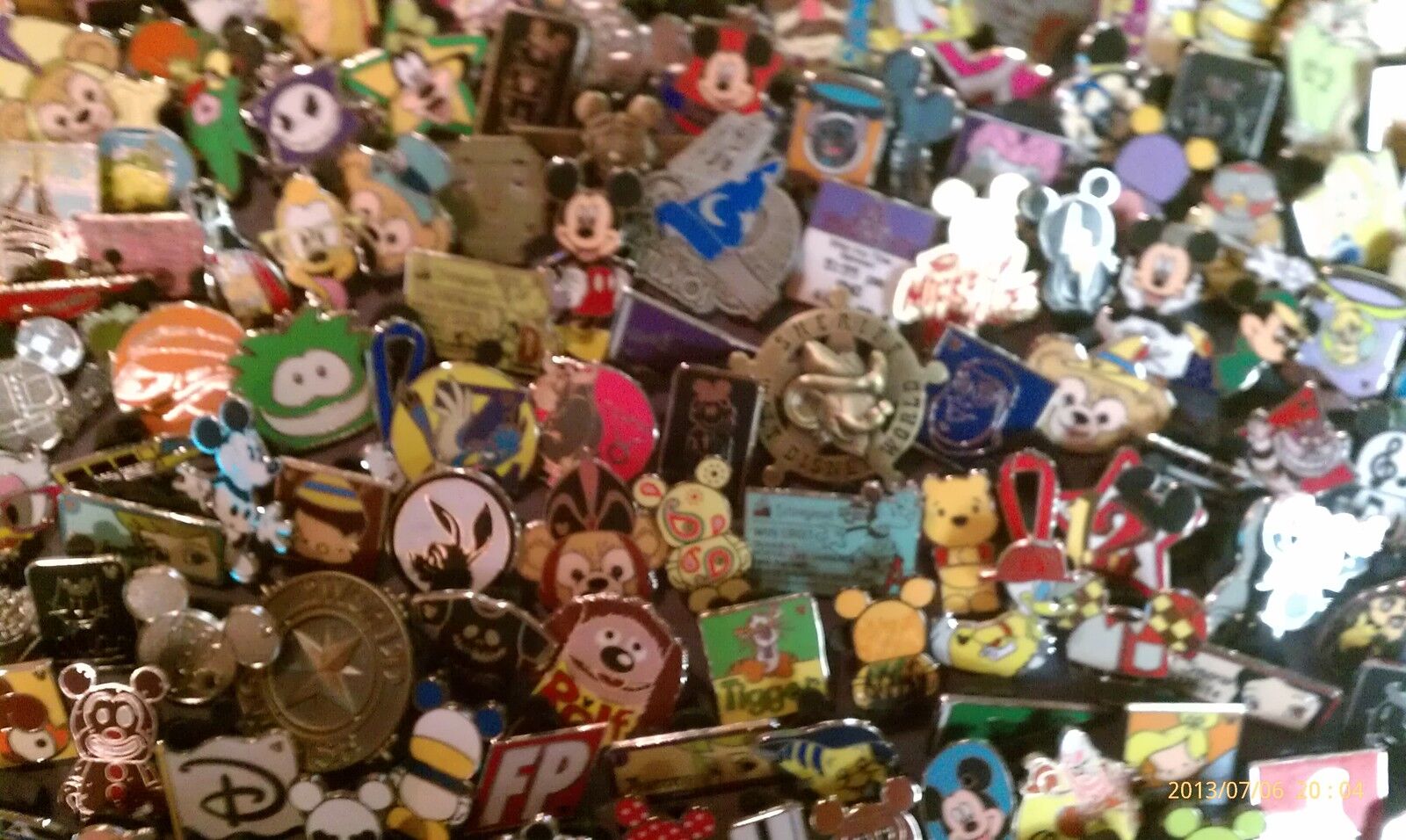 DISNEY TRADING PINS 50 LOT, NO DUPLICATES, + Free Mickey Lanyard & Free  Shipping