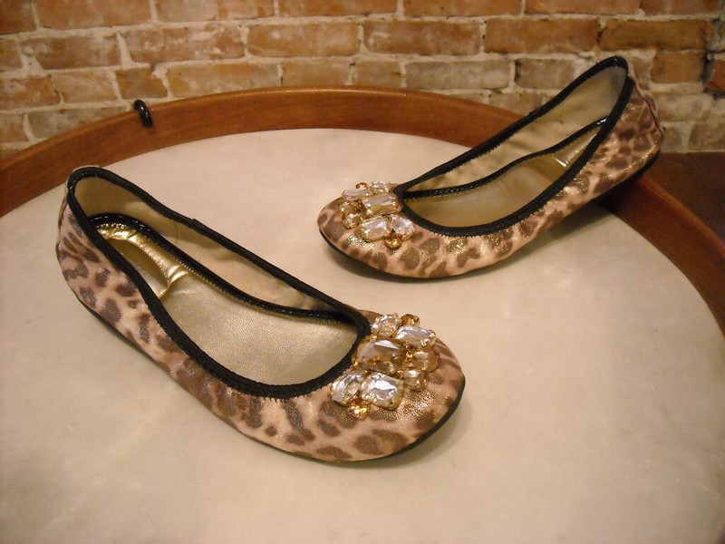 marc fisher leopard flats