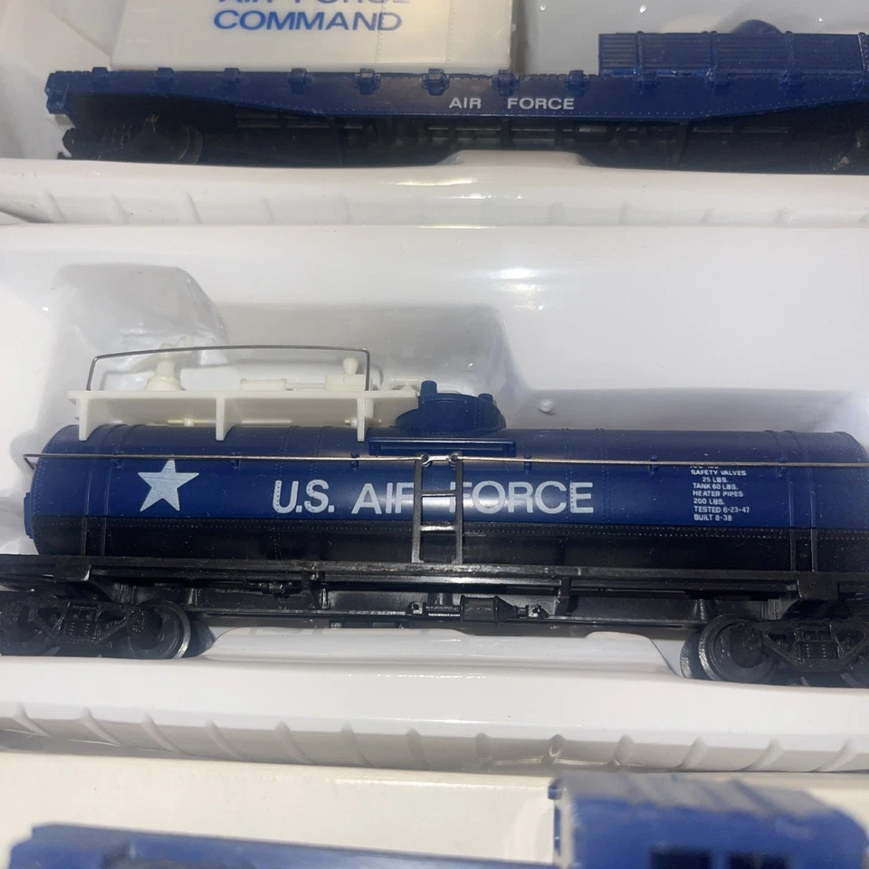 Power HO Scale U.S. Air Force Set – Strategic Air Command – Cars & Caboose - Image 3 of 4