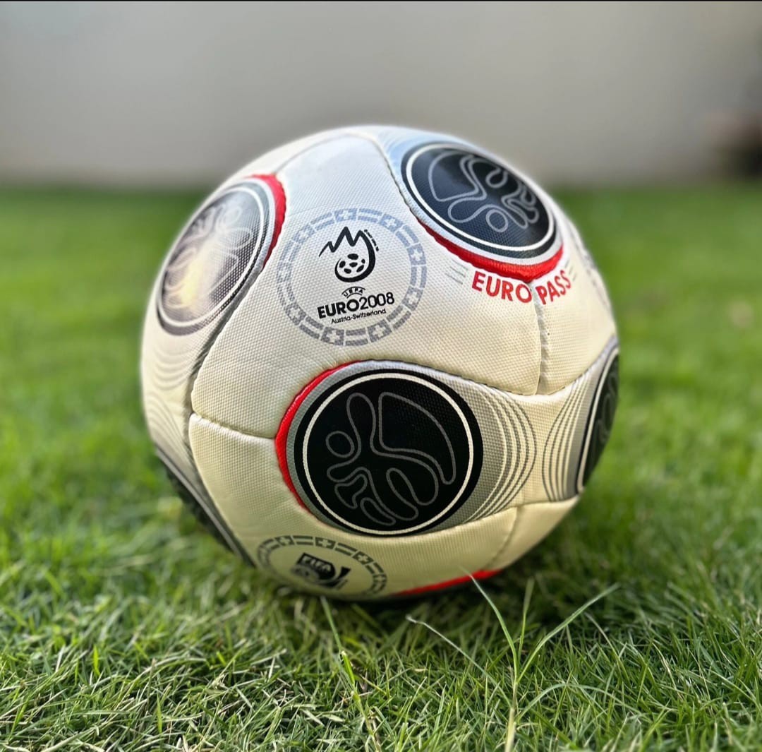 Adidas UEFA Euro 2008 Euro Pass Gloria Soccer Match Ball Football
