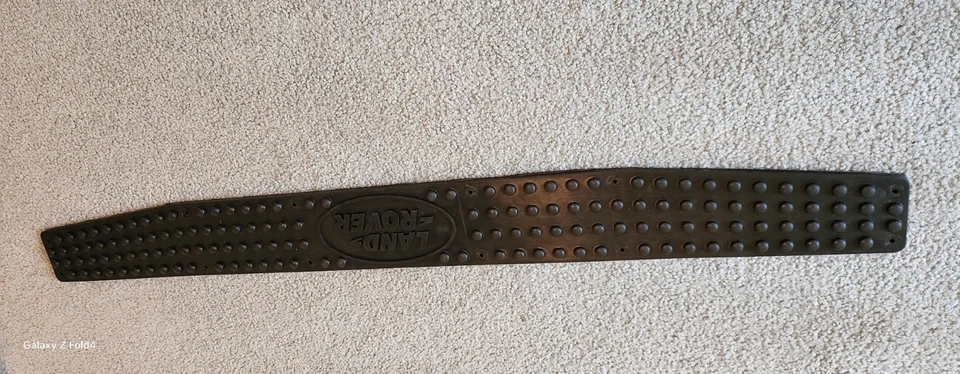 Alfombrilla de goma Land Rover trasera NAS parachoques trasero defensor raro BTR6113 Foto 3 de 4