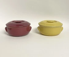 2 UNITED AIRLINES Eastrock Int’l Soup Bowls Lids Yellow Burgundy Crocks Flight