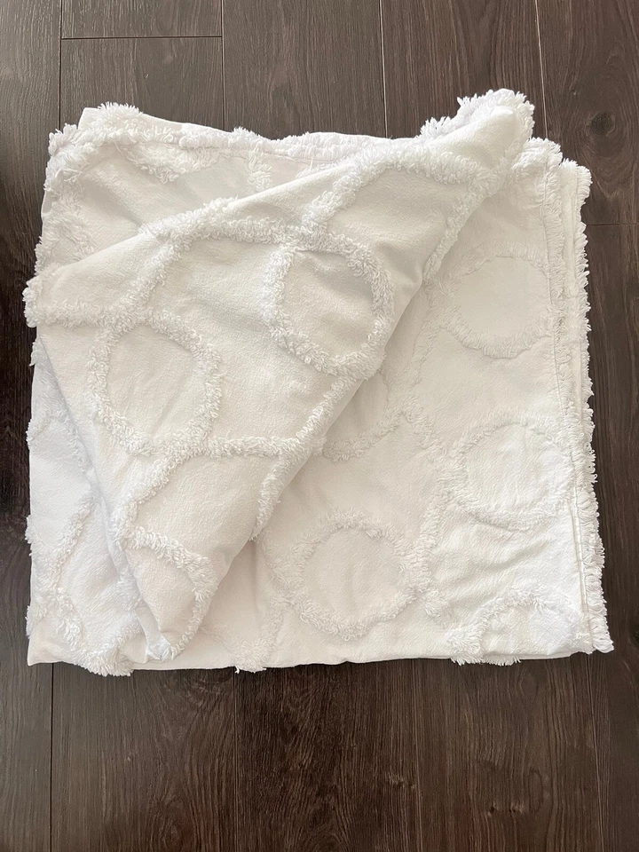 Chenille Coverlet And Two Standard Pillow Shams Full Queen White 100% Cotton - Image 3 of 4