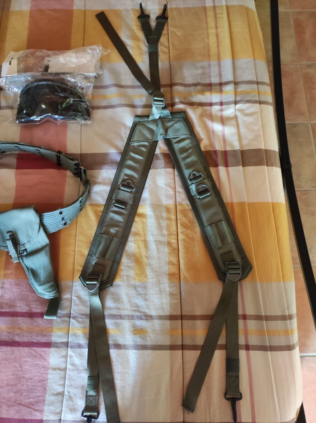 Foto 12 di 15