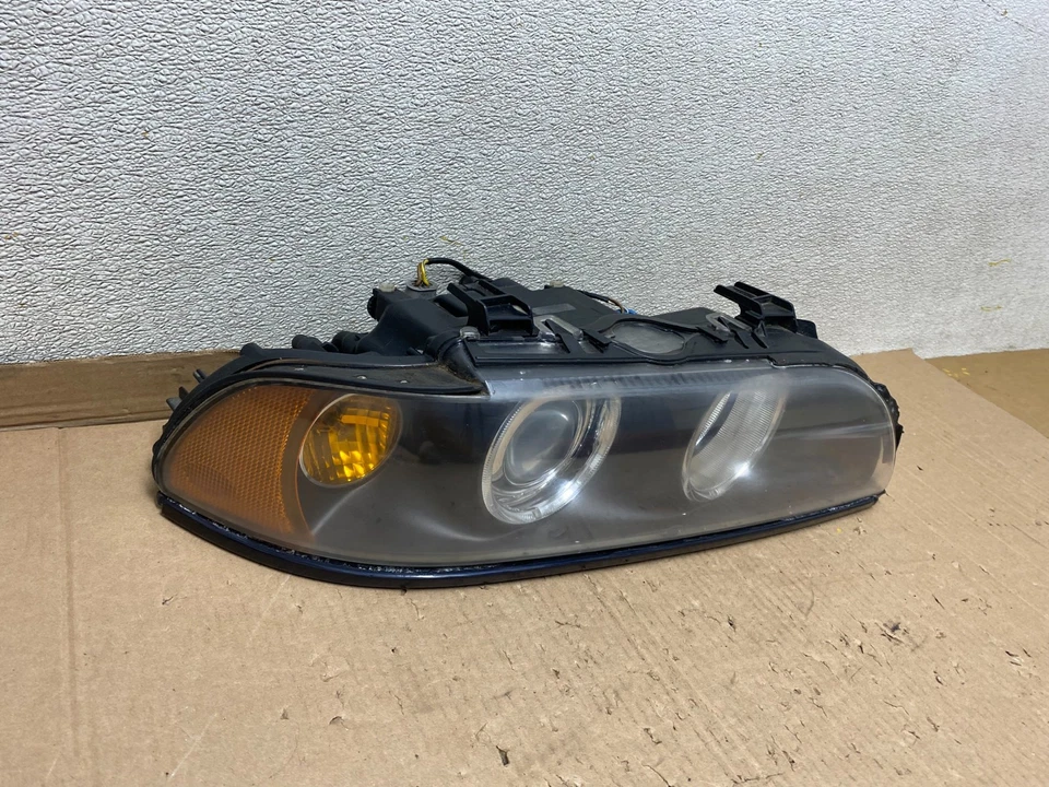 Оригинальная правосторонняя галогенная фара со стороны пассажира для BMW E39 5 серии 2001-2003 годов выпуска U8376 DW - Изображение 3 из 4