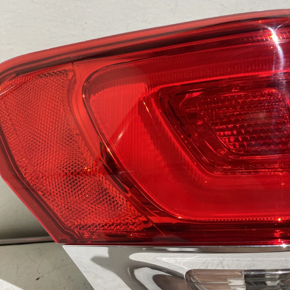 Jeep Grand Cherokee 2014-2021 luz trasera LED exterior conductor izquierdo OEM 2388 Foto 3 de 4