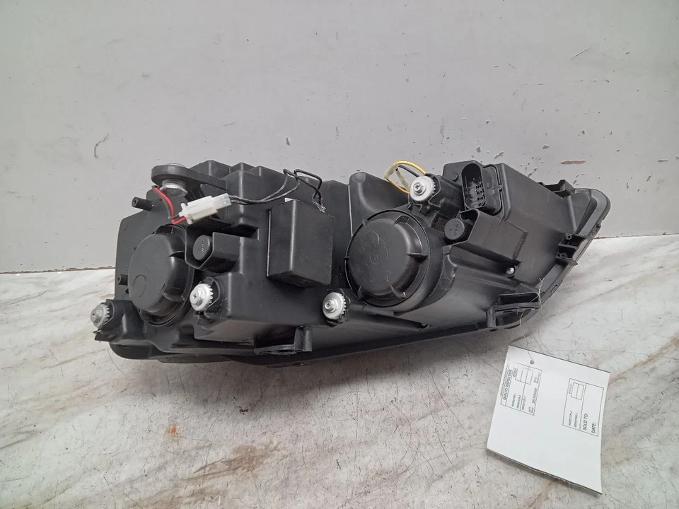 Used Right Headlight Assembly fits: 2012 Volkswagen Jetta Sdn halogen Right Grad Foto 4 de 4