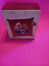 Hallmark CIRCUS MOUNTAIN RAILROAD CHRISTMAS ORNAMENT Train Motion Light Sound