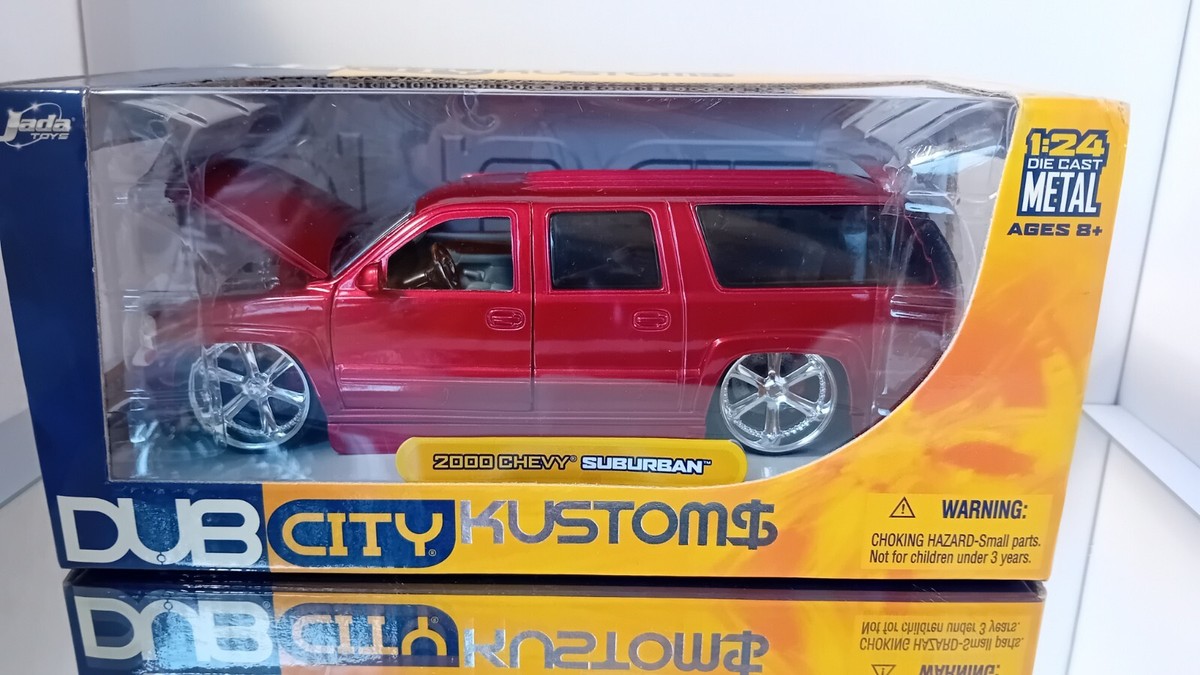 ミニカー Jada TOYS 1/24 2000 Chevy Suburban JADA DUB HEAT 2000 CHEVY SUBURBAN POLICE CAR 1:24 DIECAST