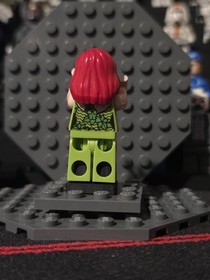 LEGO Sh0010 DC Super Heroes Poison Ivy, Hair Over Shoulder Minifigure 