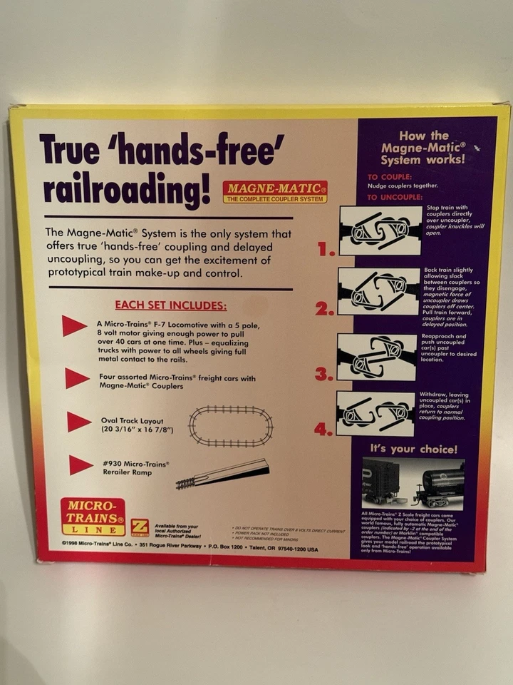 Micro-Trains Line Z Scale Desk Top Railroad Set With 5 Extra Cars. - Image 2 of 4