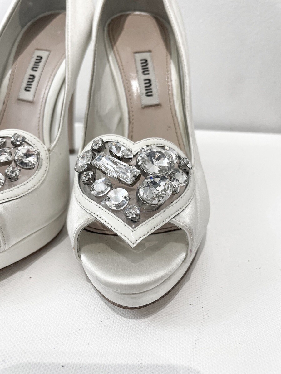 miu miu ストーン装飾 ミュール Miu Miu white satin jeweled crystal Embellished heel pump