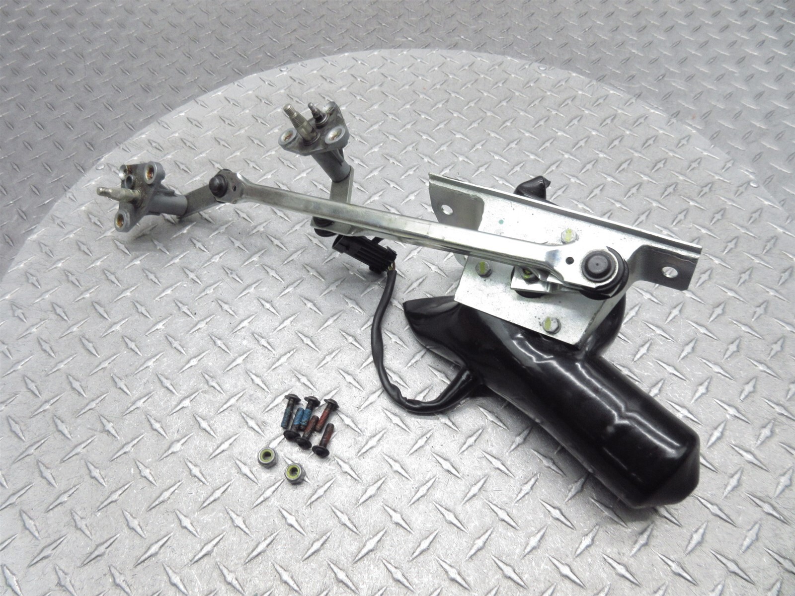 2008 Ferrari F430 Spider 63780200 Windshield Wiper Motor Linkage Link Bracket