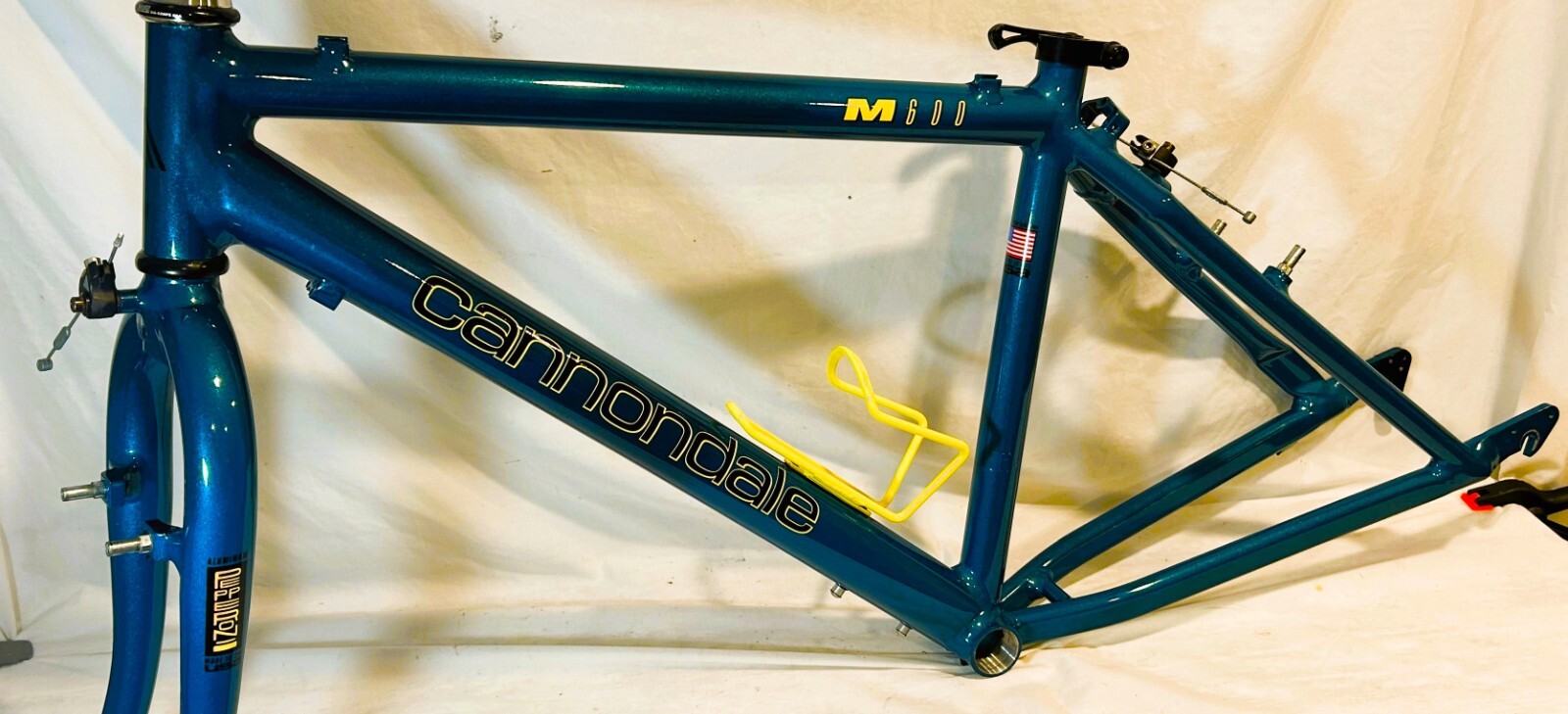 Vintage Cannondale M600 Mountain Bike frame w/ Pepperoni fork mtb 16