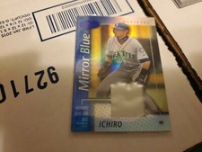 ICHIRO SUZUKI 2002 LEAF CERTIFIED MIRROR BLUE 11/75 SEATTLE MARINERS W/BASE