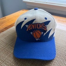 Vintage 90s New York Knicks Logo Athletic Sharktooth Snapback Hat NBA Rare