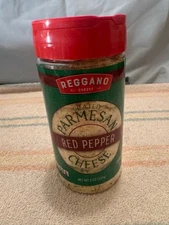 REGGANO GRATED PARMESAN CHEESE WITH RED PEPPER - 8 OZ - BEST BY MAY 2026
