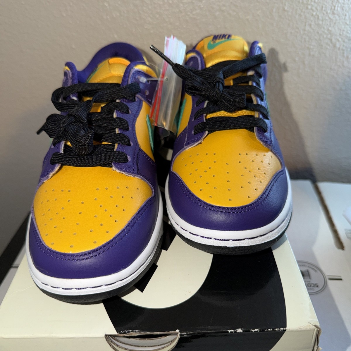 Size 7 - Lisa Leslie x Nike Dunk Low Sparks W for sale  display picture 1