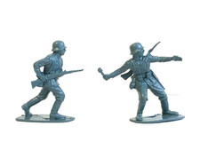2 x AIRFIX. 1970's WWII GERMAN ARMY INFANTRY PLASTIC SOLDIERS. 1/32 ORIGINALS