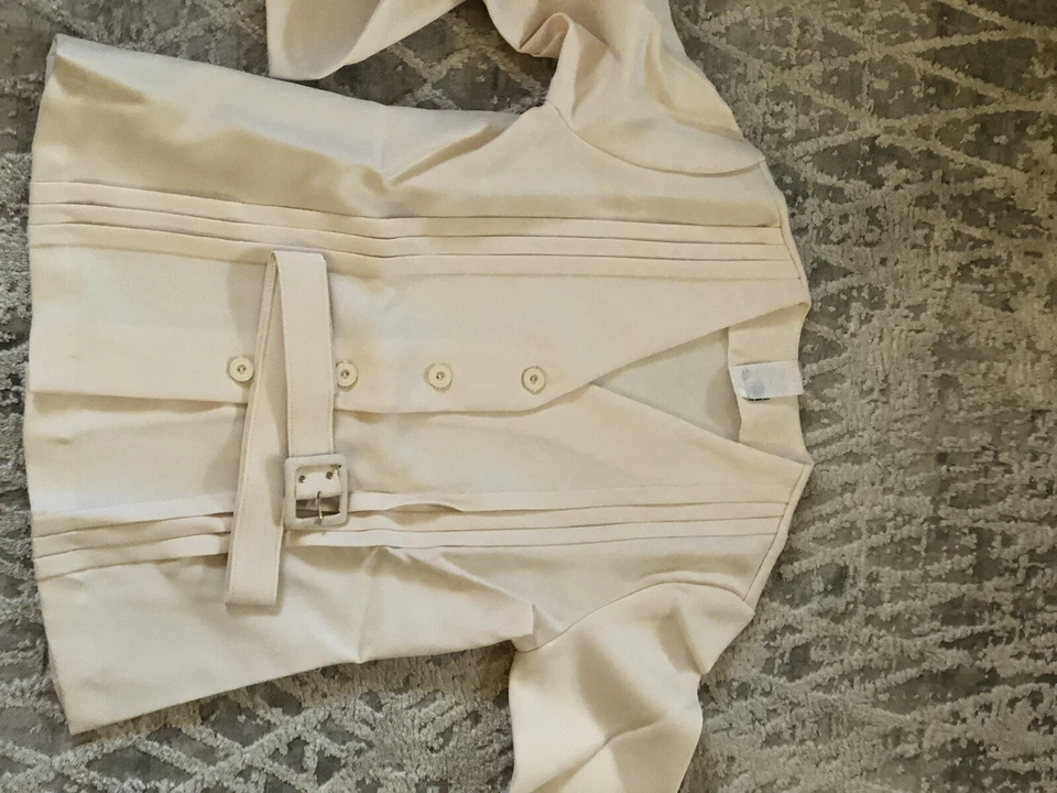 Blusa/jaqueta vintage Family Fashion da Avon manga longa botão para cima marfim tamanho 13/14 nova - Imagem 3 de 4