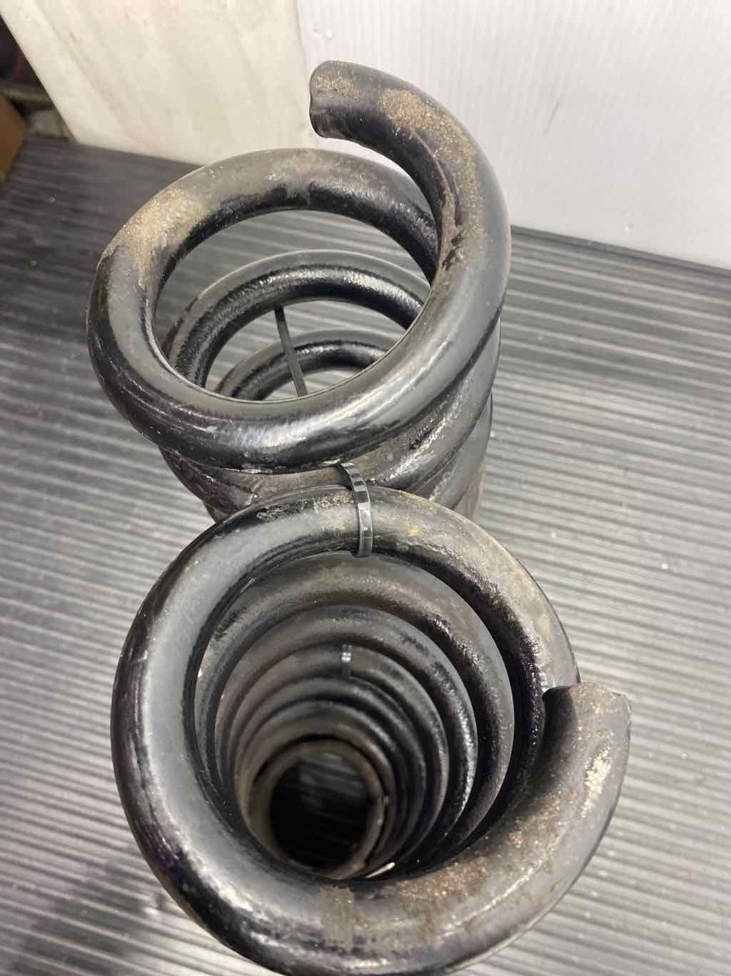 2014 - 2020 MASERATI GHIBLI OEM LEFT & RIGHT REAR COIL SPRING SET (2) *57K*
