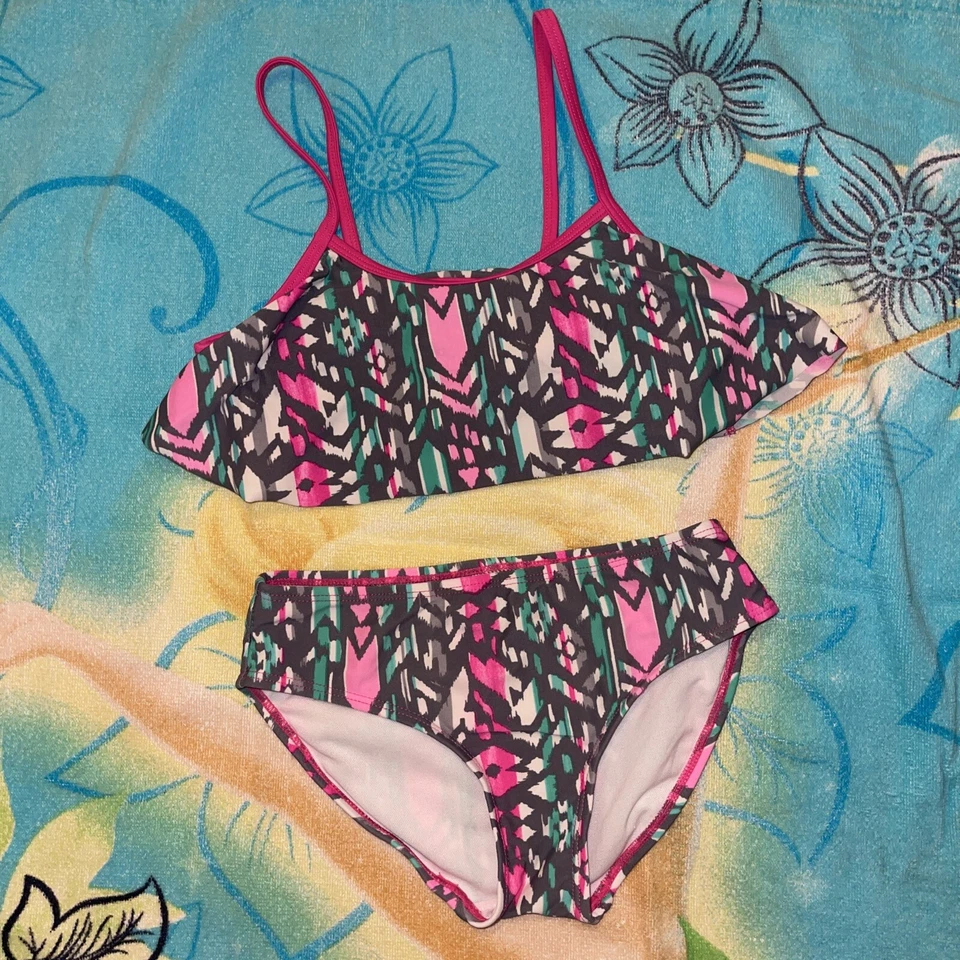 NIÑAS 2 PIEZAS TRAJE DE BAÑO Multicolor Top Geométrico Talla 12 Parte Inferior Talla 10 Foto 2 de 4