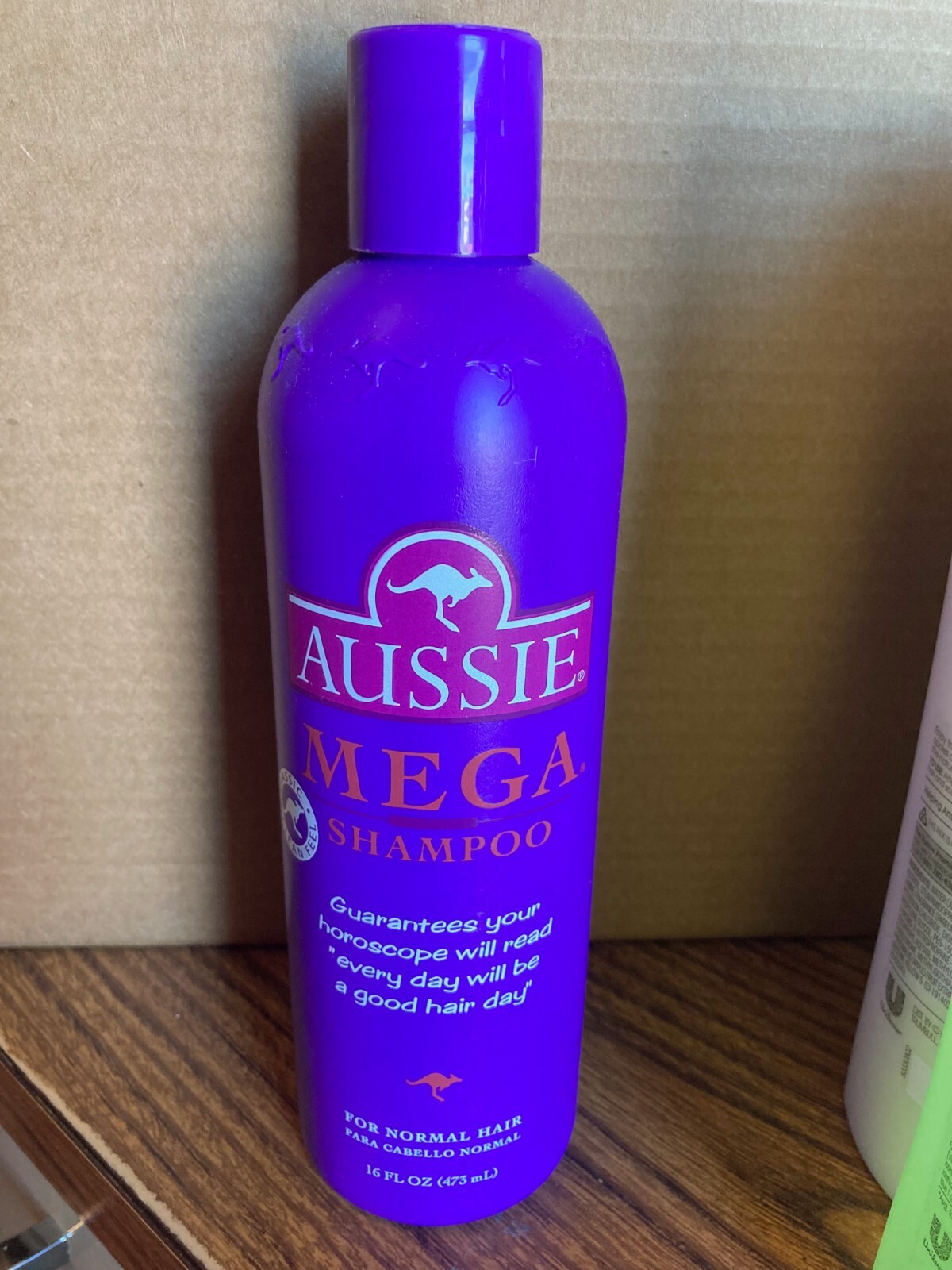 Vintage Aussie 16 fl oz Mega Shampoo w/Kangaroo Paw Flower For Normal