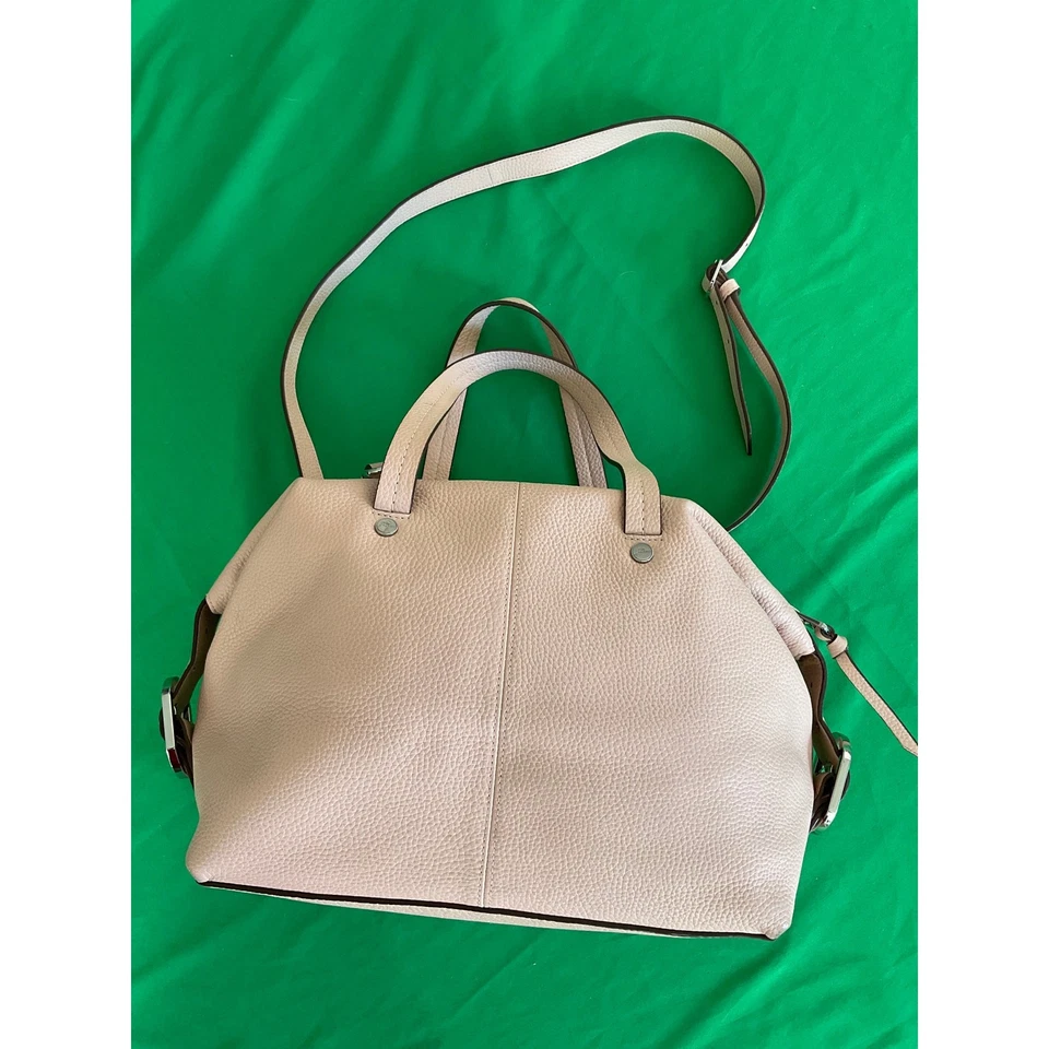 J. Cartera convertible Crew rosa Bristol de cuero granulado con herrajes plateados Foto 4 de 4